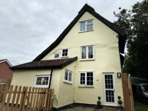 Hedgehog Cottage Cosy Countryside Escape